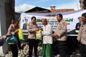 Pelukan Terakhir di Bumi Sepakat Segenep, Kapolres Aceh Tenggara Berpamitan kepada Purnawirawan