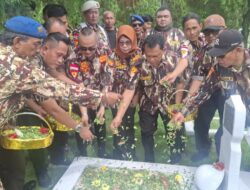 Dipimpin Ketua Dede Lubis, PC GM FKPPI 0201 Kota Medan Ziarah dan Tabur Bunga HUT ke 48 GM FKPPI di TMP Bukit Barisan Bersama PD II